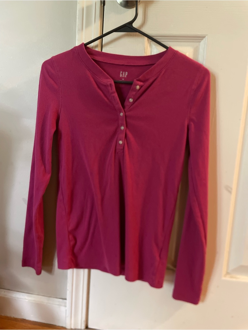 GAP Long Sleeve Henley Top in Magenta